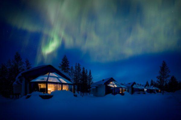 igloos aurora borealis