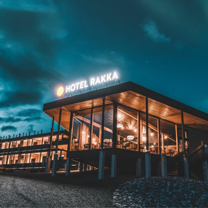 Santa's Hotel Rakka on Puurakenteinen design-hotelli Kilpisjärvellä