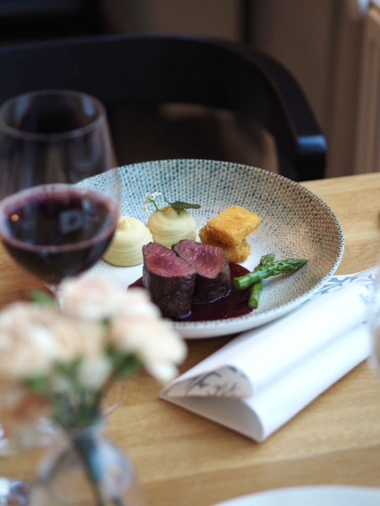 Restaurant Arctic Eye's steak dish