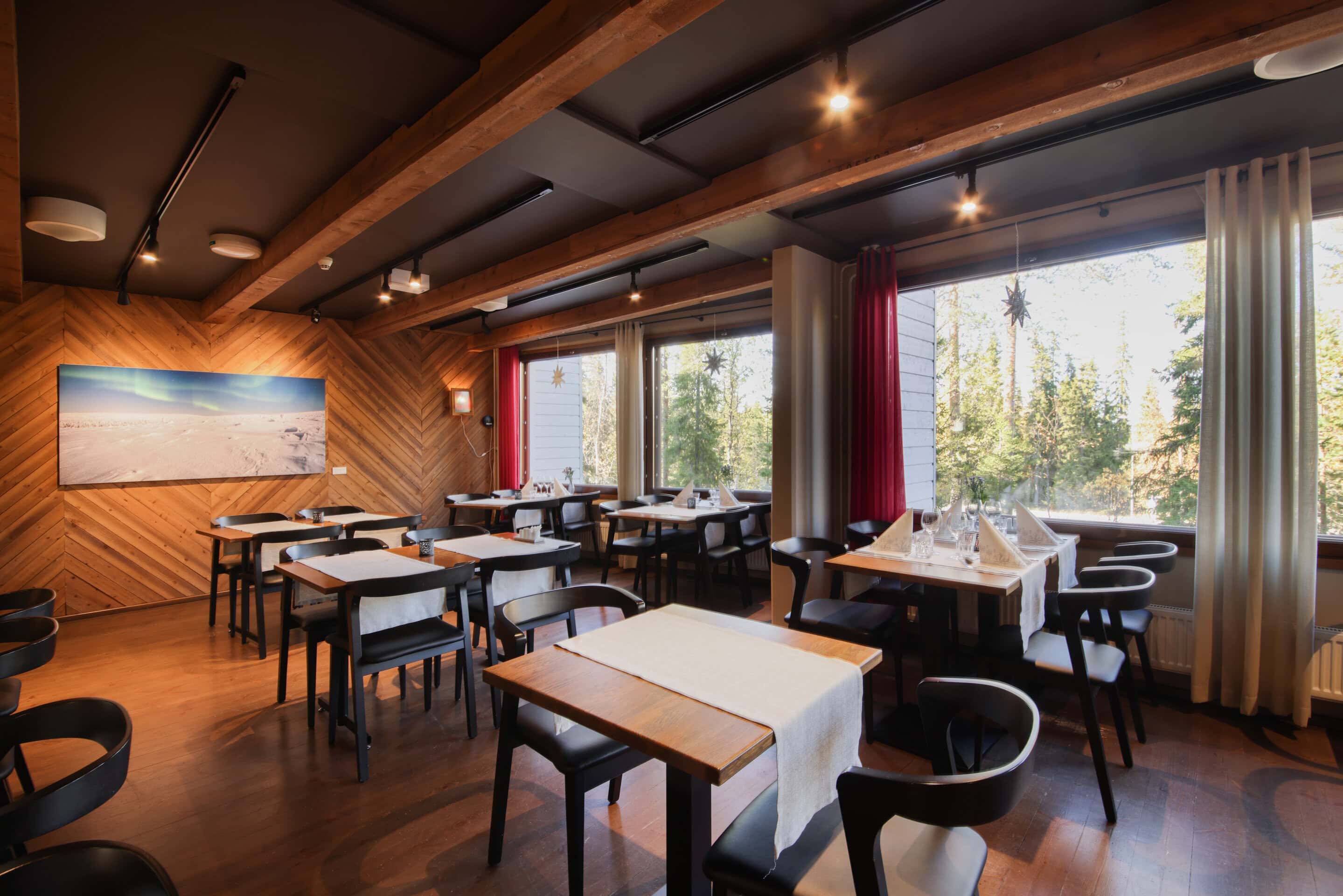 Restaurant Aurora seating area