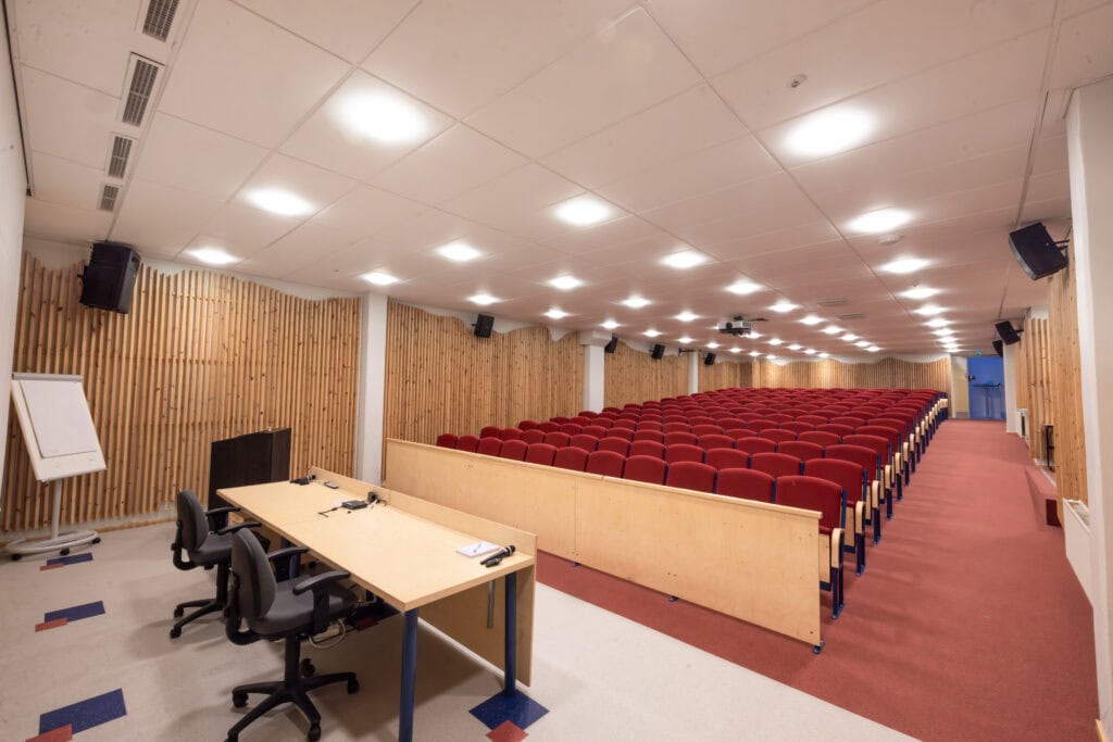 Tunturin Auditorio lavalta katsottuna