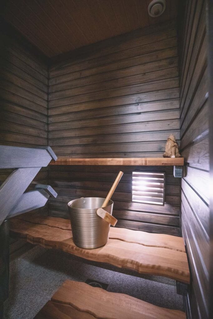 Hotellihuoneen sauna Aurorassa
