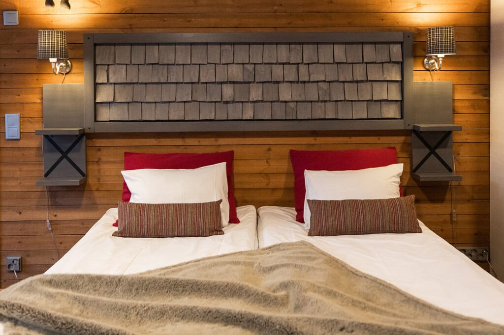 Aurora Suite bed