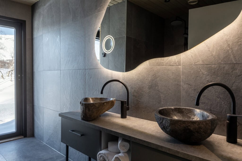 Rakka Suite bathroom