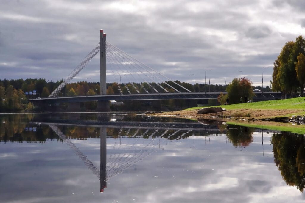Lumberjack candle bridge